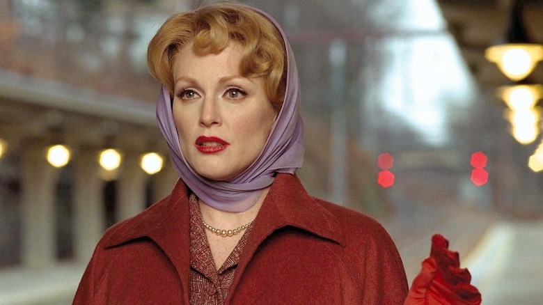 Julianne Moore scarf