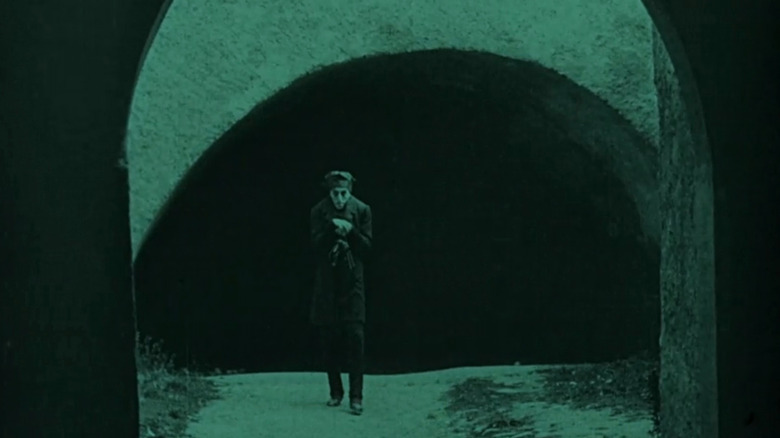 Count Orlok (Max Schreck) creeping around in Nosferatu