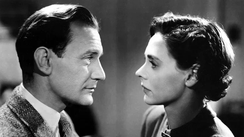 Trevor Howard as Alec facing Celia Johnson as Laura in Brief Encounter