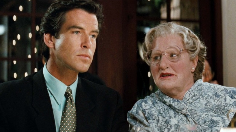 Pierce Brosnan has dinner with Robin Williams