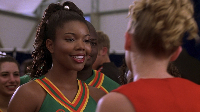 Gabrielle Union as Isis talking captain to captain in Bring It On