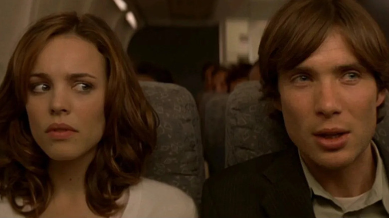 Lisa (Rachel McAdams) sits next to the devilish Jackson (Cillian Murphy) in Red Eye