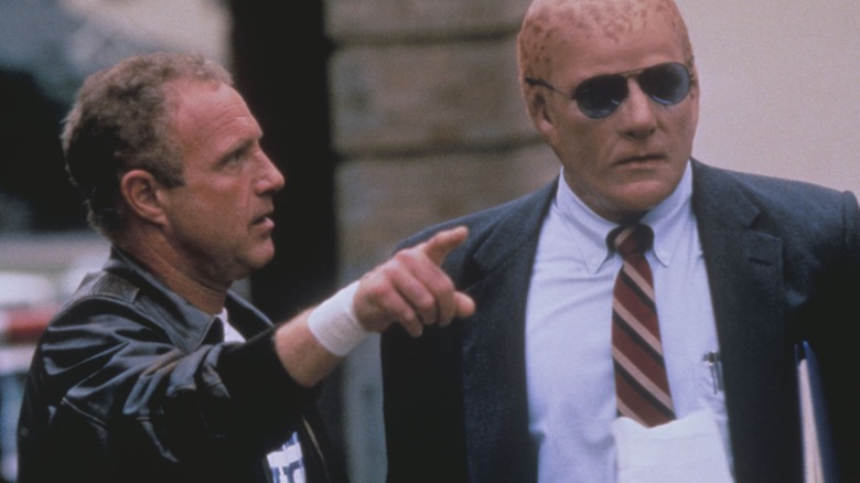Sykes (James Caan) and Francisco (Mandy Patinkin) get off to a rough start in Alien Nation