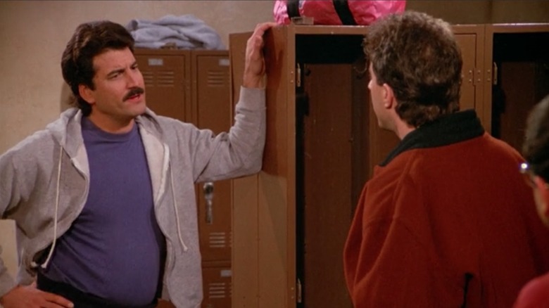Keith Hernandez (Keith Hernandez) speaks with Jerry (Jerry Seinfeld) in a locker room in Seinfeld
