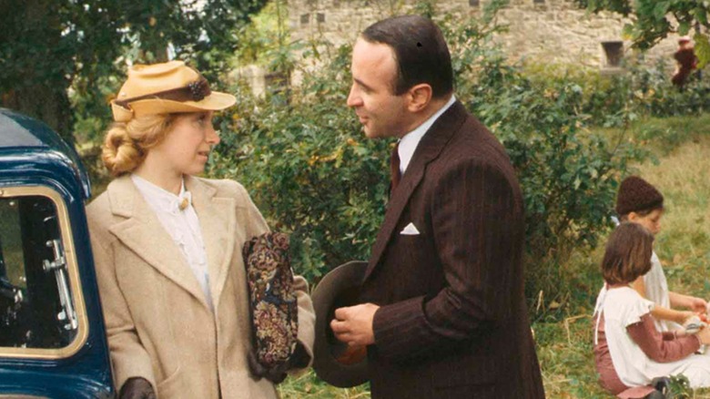 Eileen (Cheryl Campbell) and Arthur (Bob Hoskins) talk in Pennies From Heaven