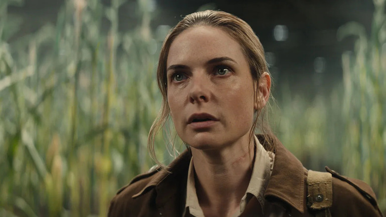 Juliette Nichols (Rebecca Ferguson) in a field on Silo