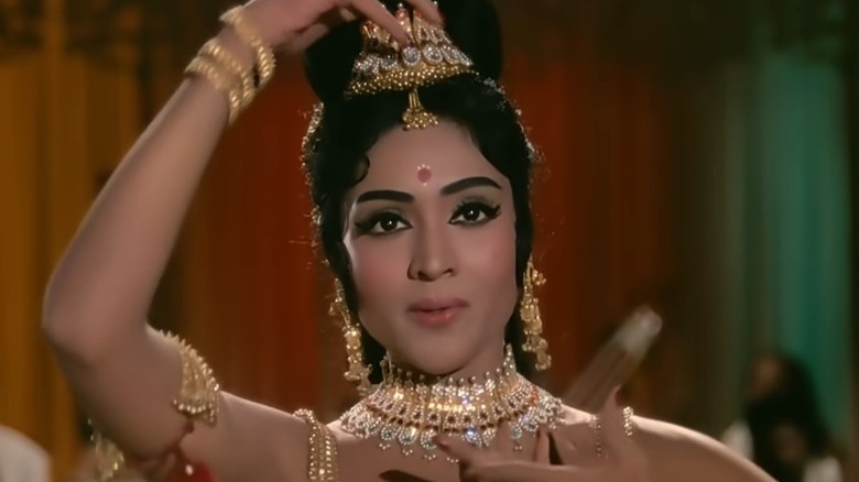 Vyjayanthimala as Amrapali dancing in Amrapali