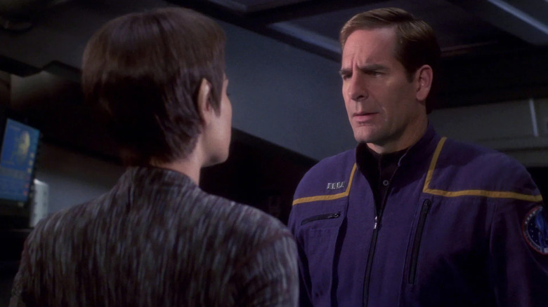 Jonathan Archer (Scott Bakula) faces T'Pol (Jolene Blalock) in Star Trek: Enterprise