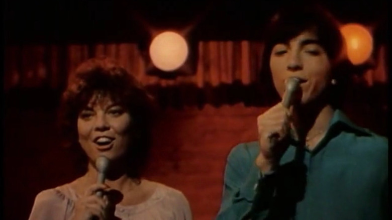Joanie (Erin Moran) and Chachi (Scott Baio) singing in Joanie Loves Chachi