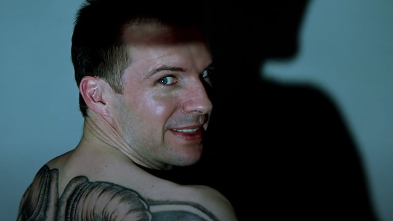 Ralph Fiennes shoulder tattoo