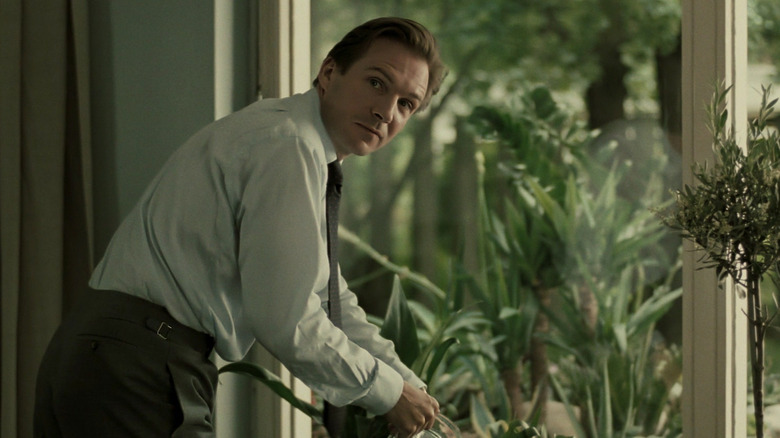Ralph Fiennes plants