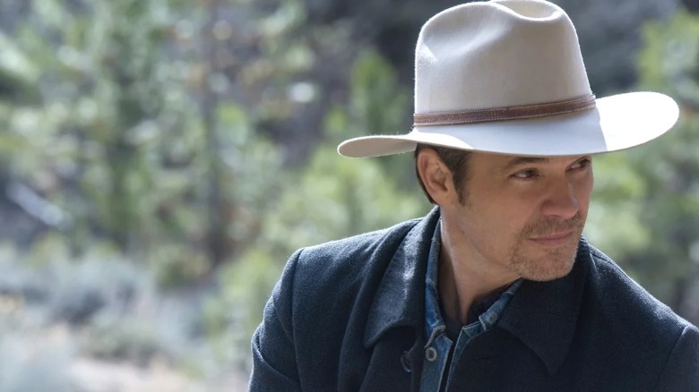Raylan on the hunt
