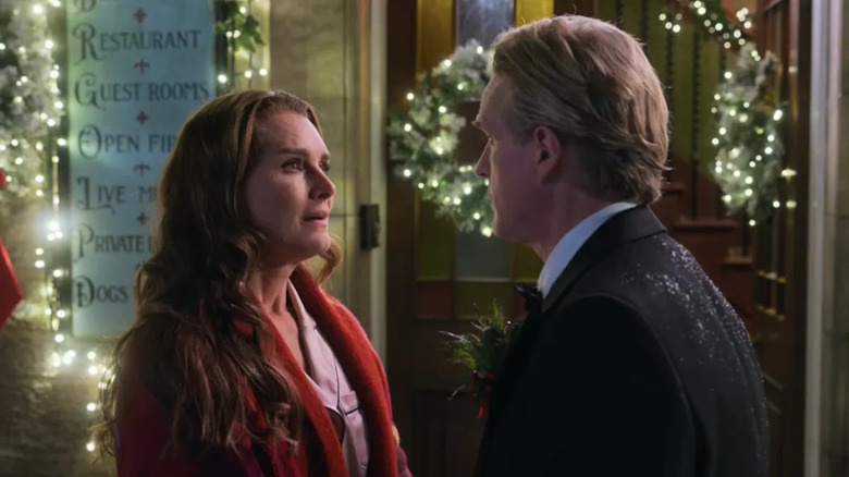 Shields and Elwes on festive street