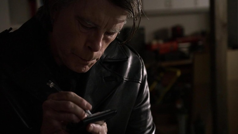 Stephen King as Bushman taking a note on Sons of Anarchy