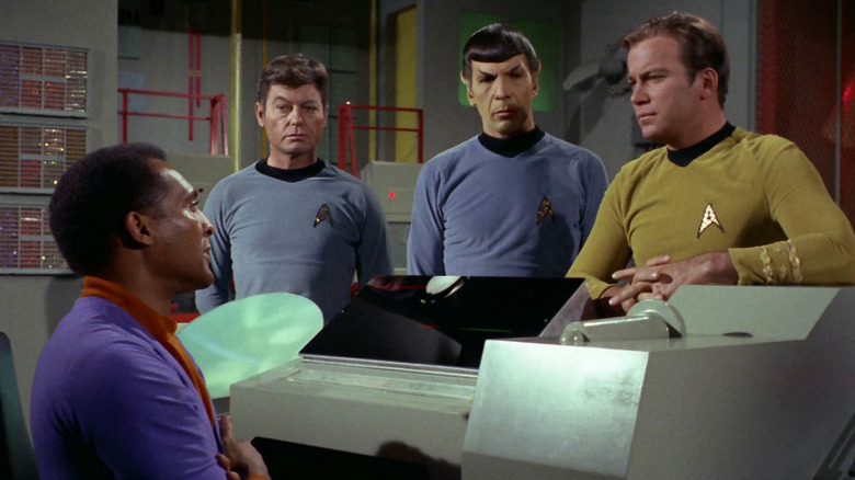 Kirk's crew and Daystrom talk