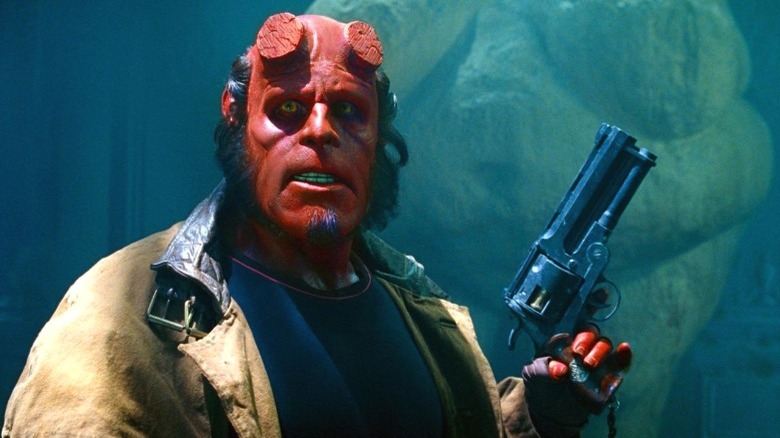 Ron Perlman Hellboy gun
