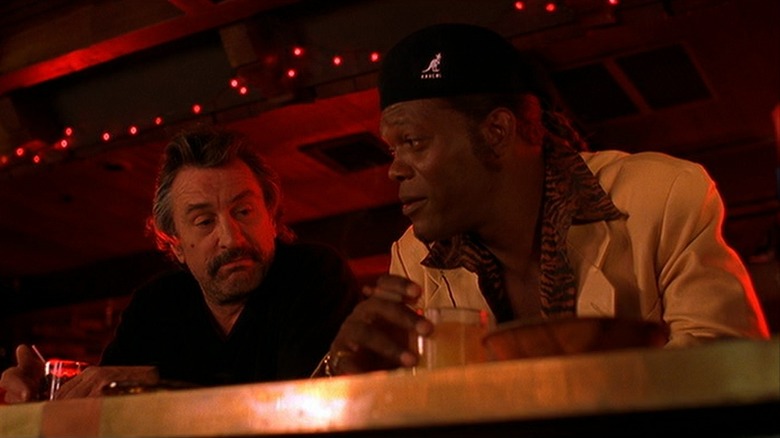 Robert De Niro and Samuel L. Jackson seated at bar