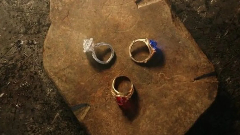 stone table gold silver rings