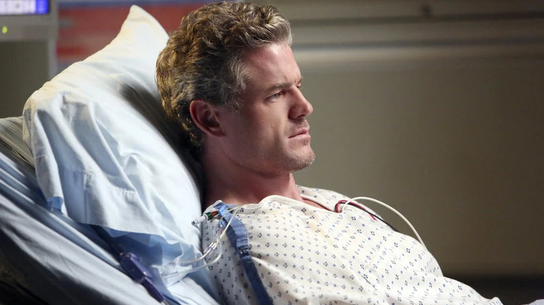 Mark (Eric Dane) in a hospital bed looking confused on Grey's Anatomy