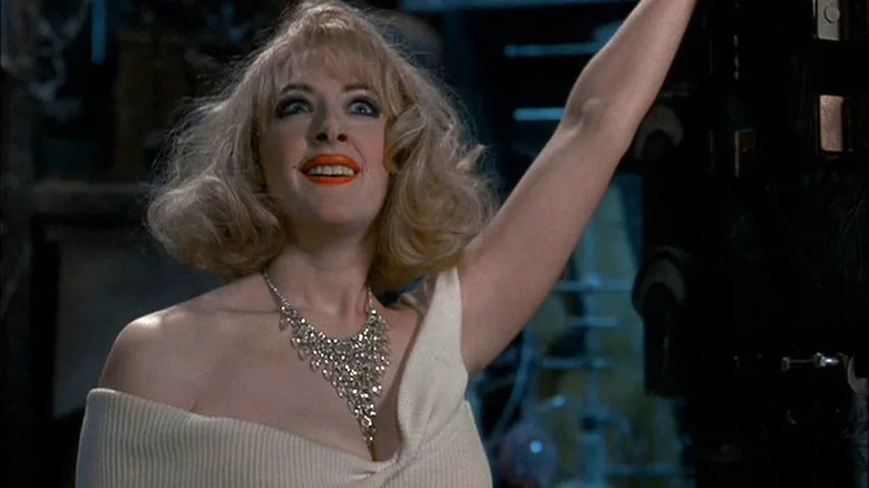 Debbie Jellinsky throws her arm up