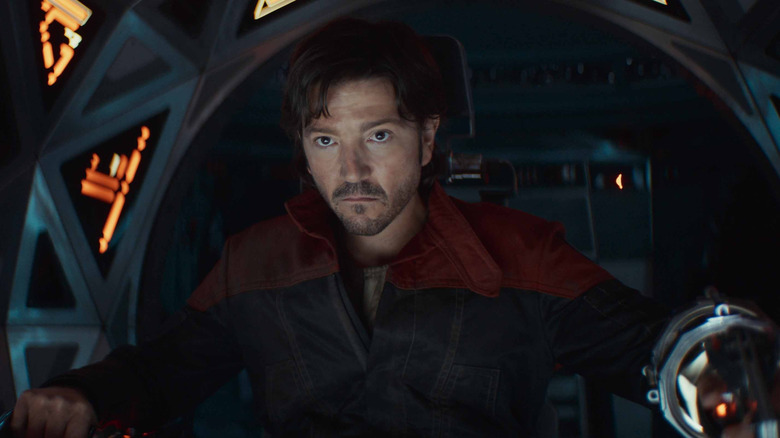 Cassian Andor (Diego Luna) pilots a ship in 