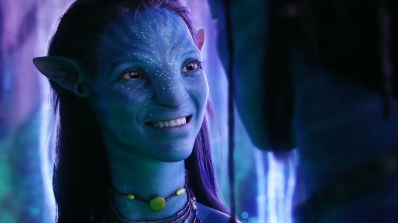 Neytiri smiling in forest