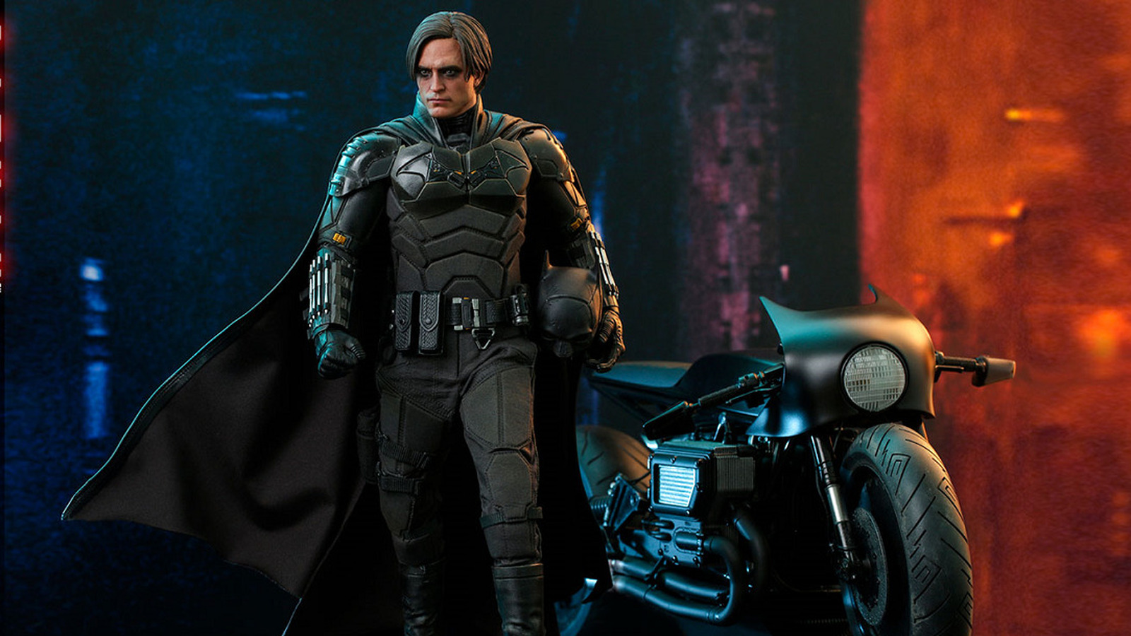 #The Batman Hot Toys Figure Is Vengeance, And There’s A Bat Signal Too