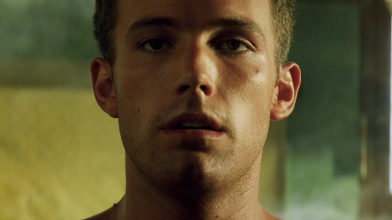 Ben Affleck como AJ Frost luciendo consternado en Armageddon