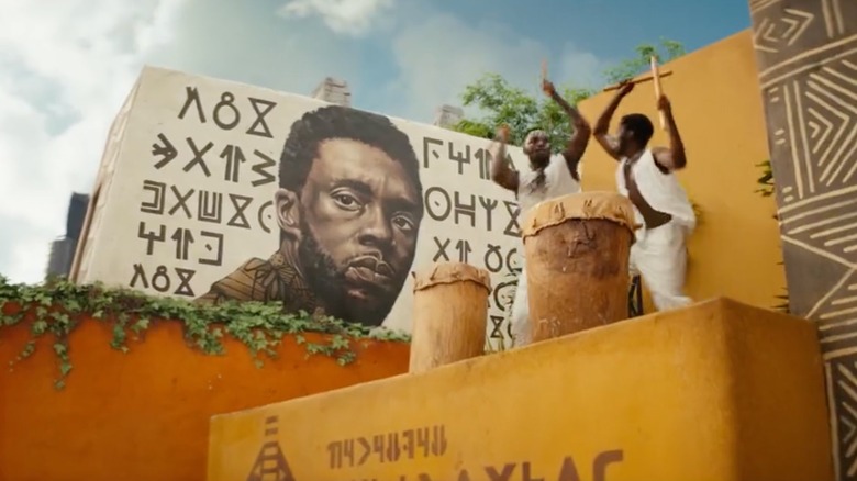 A mural of King T'Challa in Black Panther: Wakanda Forever