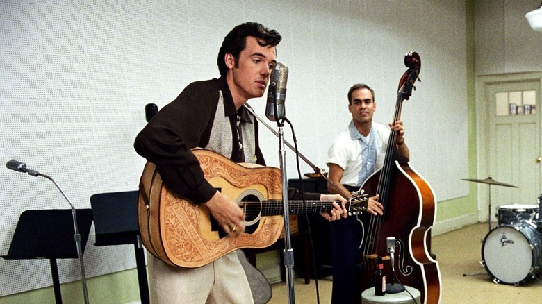 Tyler Hilton recording a song as Elvis in Walk the Line