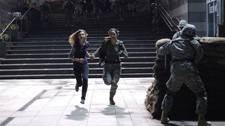 Rose Byrne as Scarlet in 28 Weeks Later