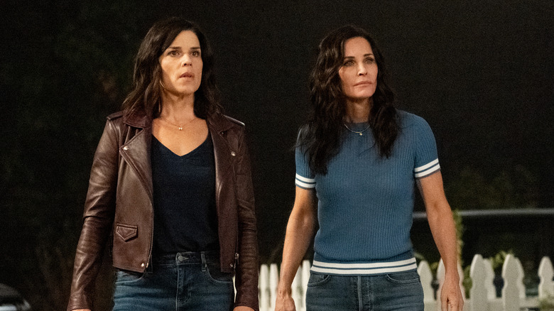 Neve Campbell and Courteney Cox in Scream