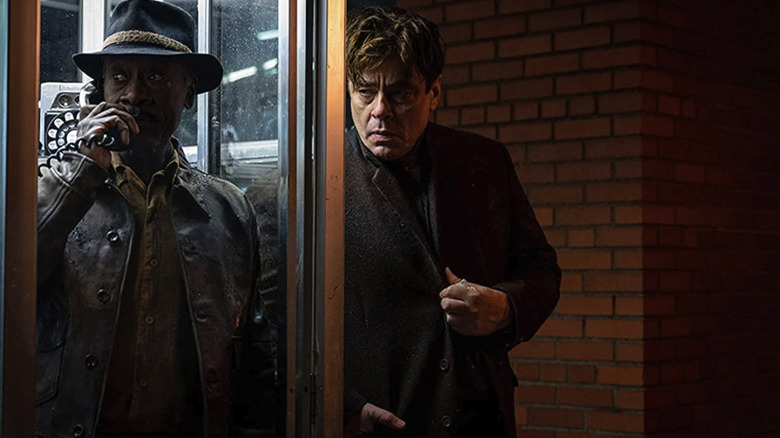 Don Cheadle and Benicio Del Toro in No Sudden Move