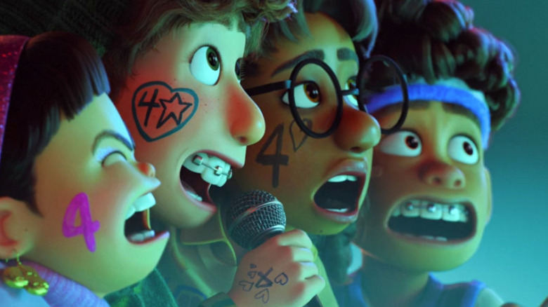 Mei's best friends singing in Turning Red