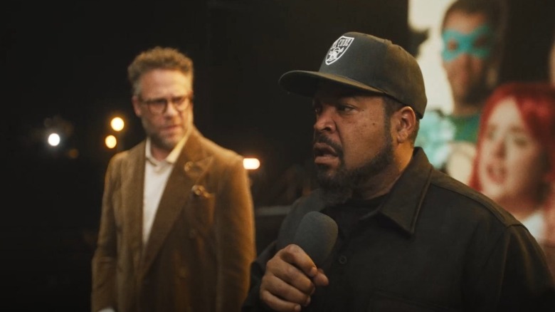 He died and cubic ice on the stage in the studio