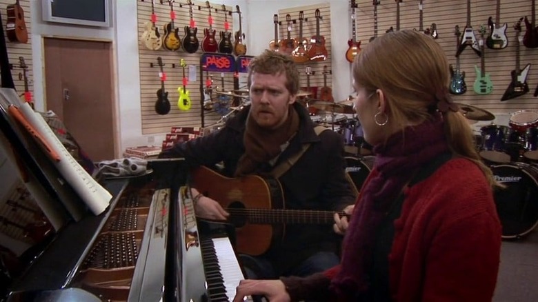Glen Hansard and Markéta Irglová in Once