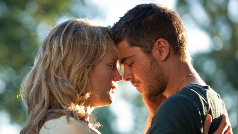 Taylor Schilling, Zac Efron in The Lucky One