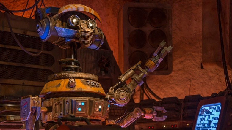 R-3X at Galaxy's Edge