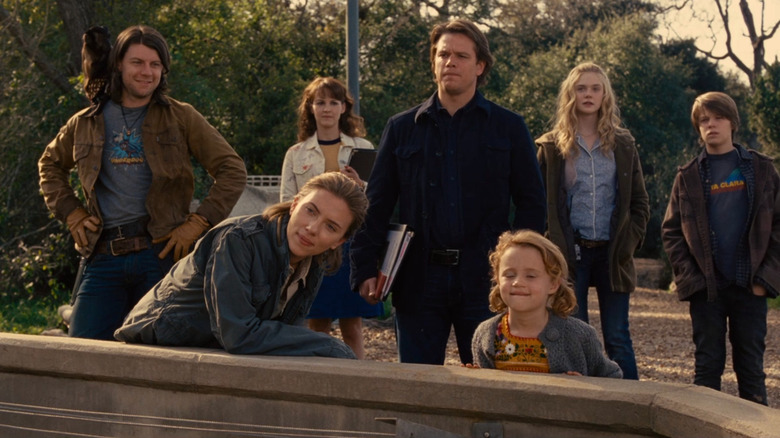 We Bought a Zoo Patrick Fugit, Scarlett Johansson, Matt Damon, Maggie Elizabeth Jones, Elle Fanning, Colin Ford