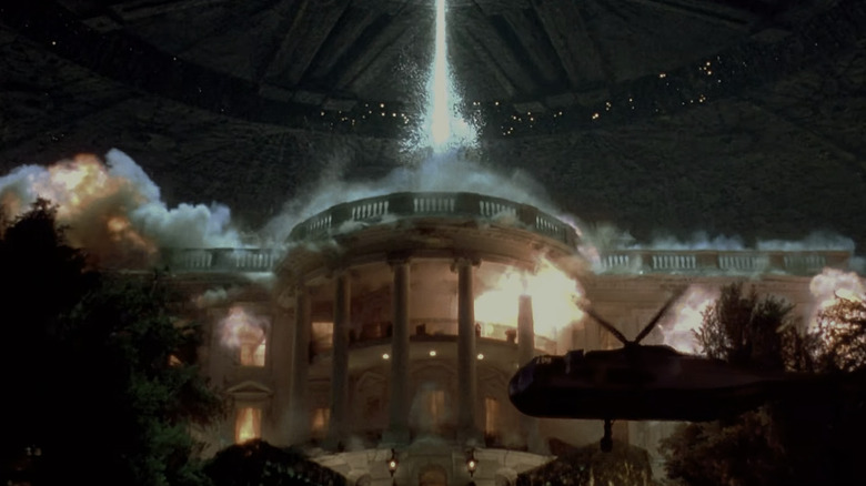 Un vaisseau extraterrestre détruit la Maison Blanche avec un faisceau d'énergie le jour de l'Indépendance