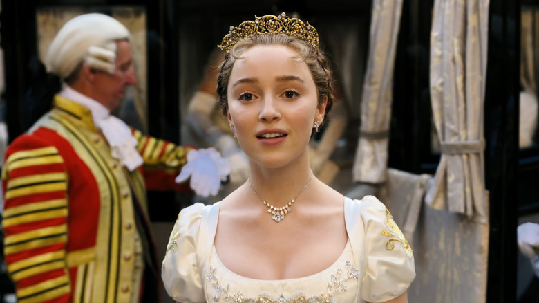 Daphne (Phoebe Dynevor) in debutante gown in Bridgerton