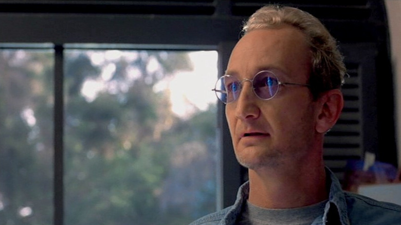 Robert Englund stars as himself in Wes Craven's New Nightmare (1994)