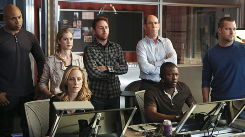 Two NCIS teams work together to solve crime.