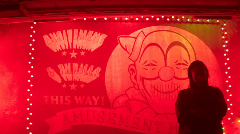 கிளேஃபேஸில் உள்ள சிவப்பு பொழுதுபோக்கு பூங்கா அடையாளம்