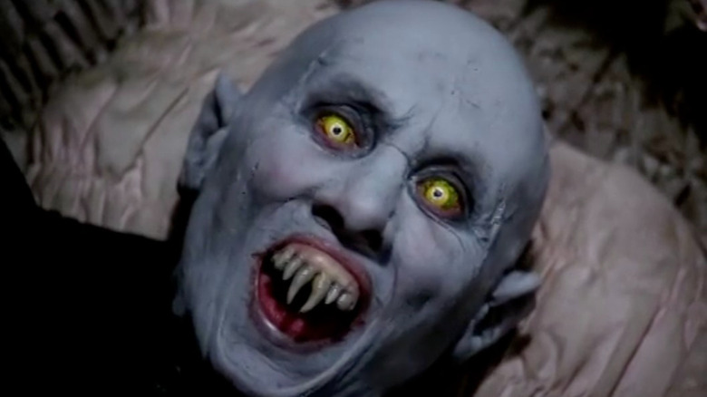 Kurt Barlow sist in zijn kist in Salem's Lot