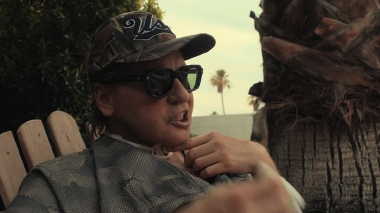 Val Kilmer plays himself