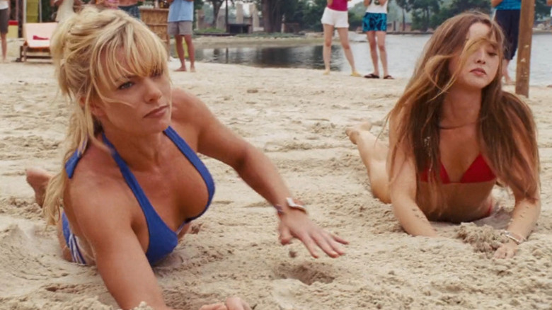 Jamie Pressly Devon Aoki Volleyball DOA Dead or Alive