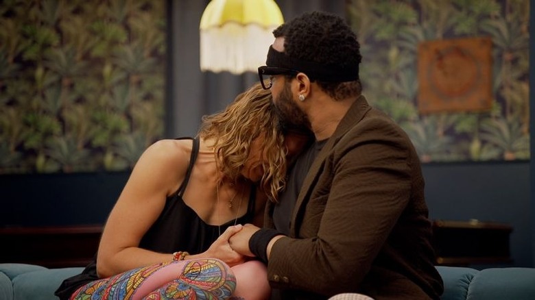 Tokyo comforting Julie on The Real World Homecoming: New Orleans