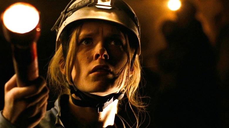 Sarah explores caves in The Descent (2005)