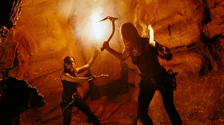 Natalie Mendoza and Shauna Macdonal in The Descent